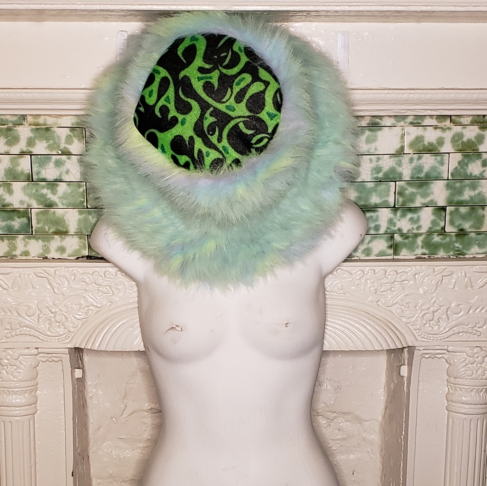 Psychadelic Raver plushy hat adjustable